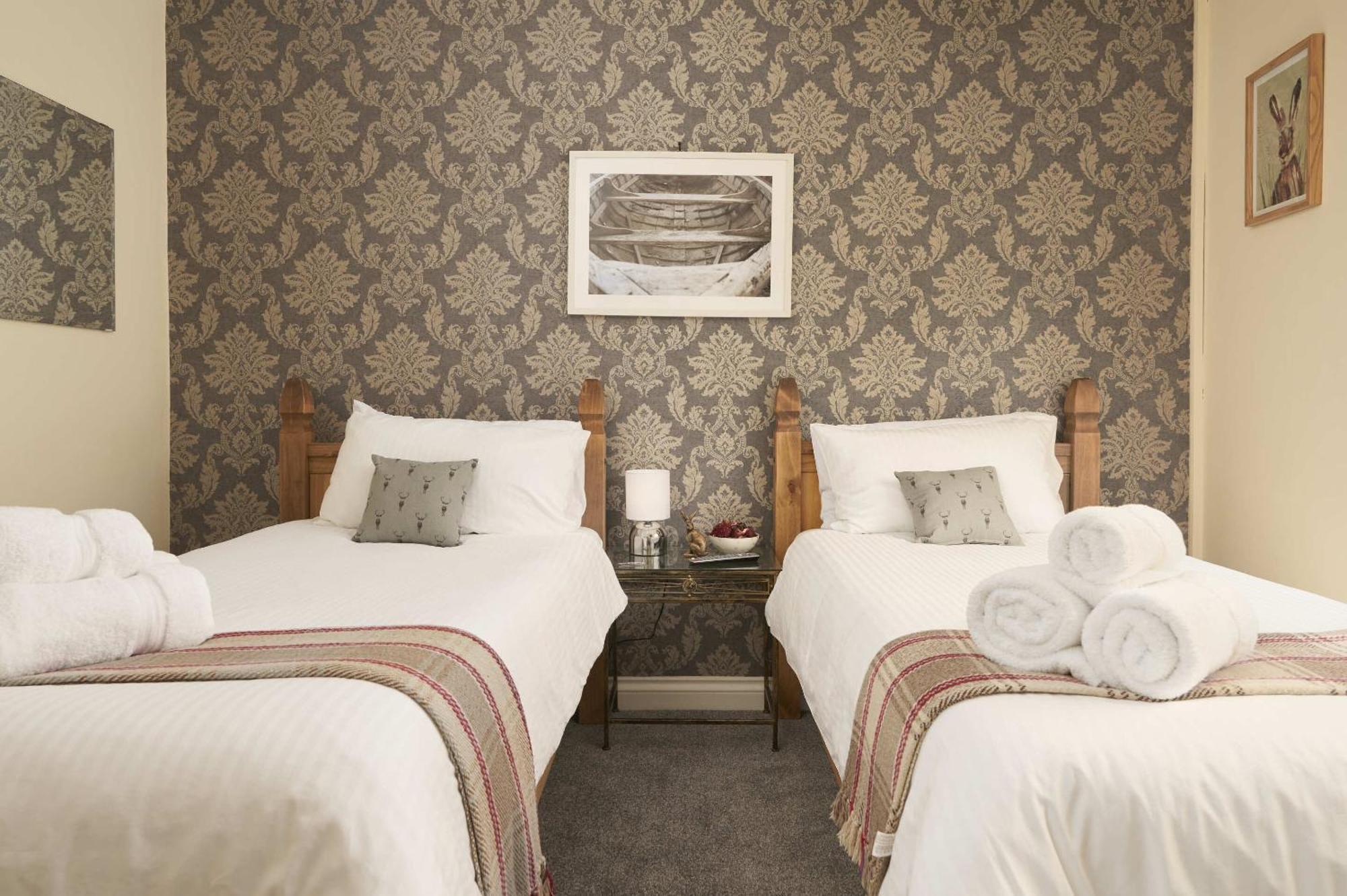 The White Hart Hotel Modbury Extérieur photo