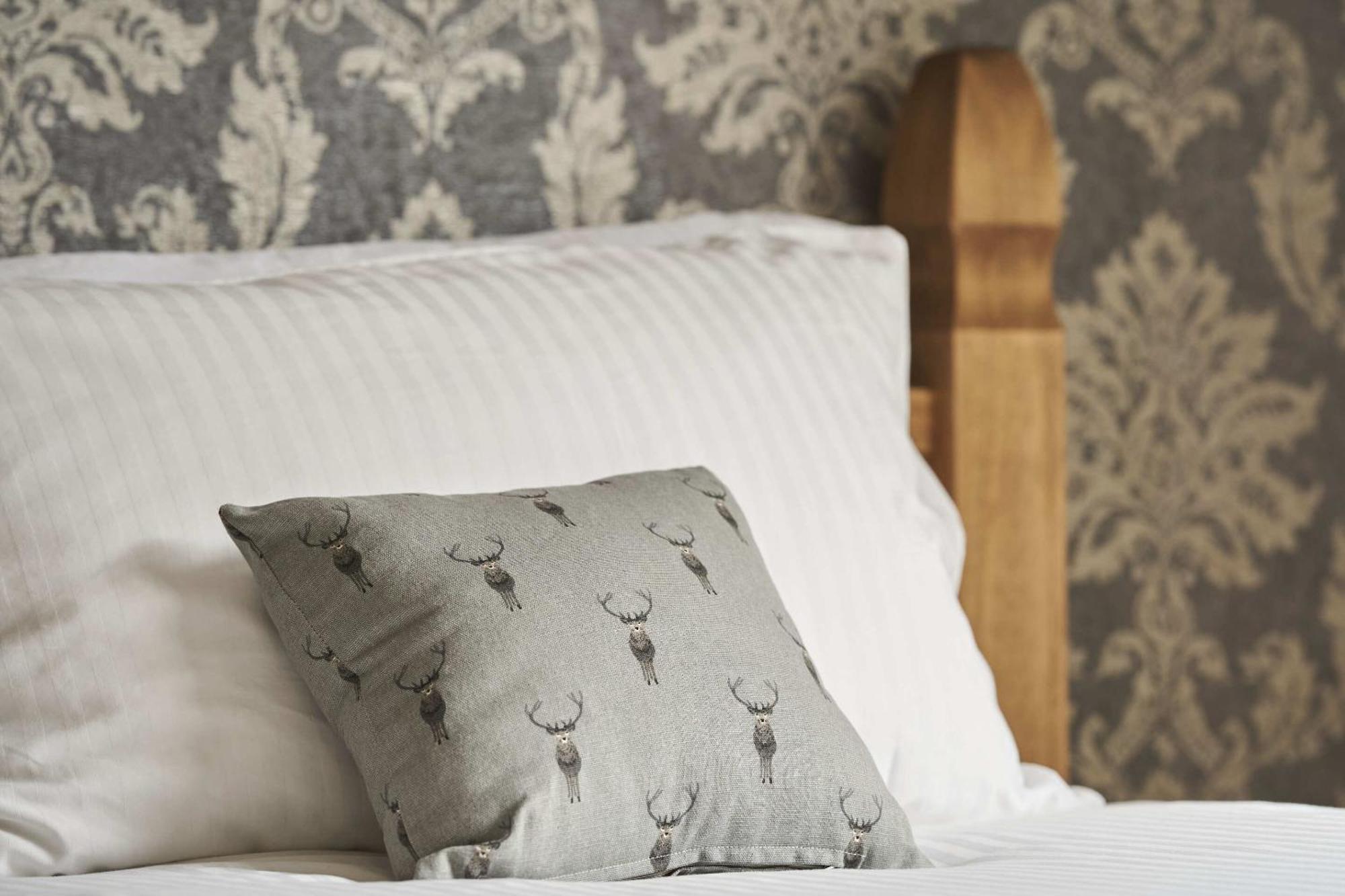 The White Hart Hotel Modbury Extérieur photo