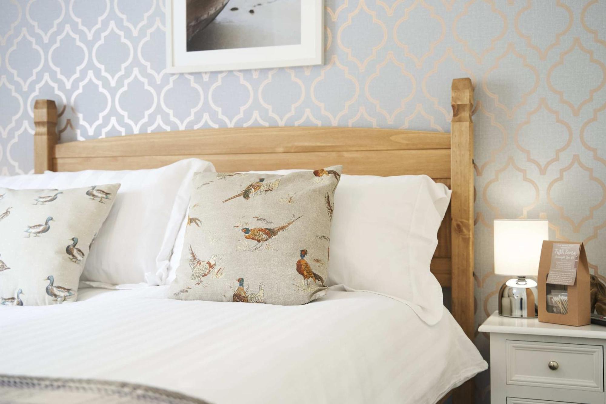 The White Hart Hotel Modbury Extérieur photo